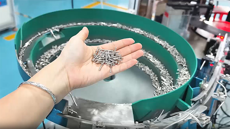 Clasificadora óptica de tornillería rotativa