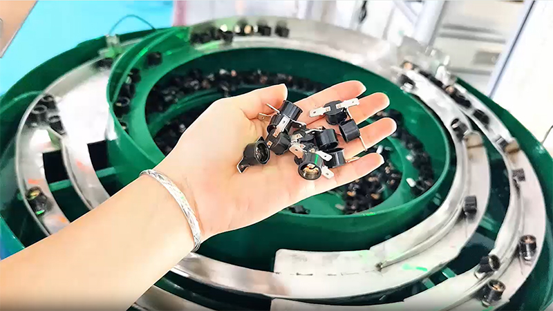 Clasificadora óptica de defectos de conector