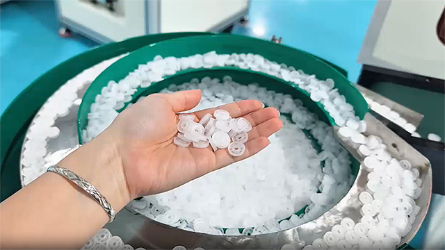Máquina de inspección de defectos de apariencia de piezas de plástico
